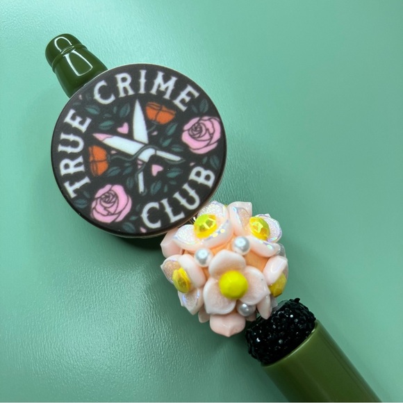 True Crime Club Handmade Beaded Pen with Pink Flowers and Green Base - Picture 3 of 6